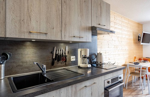 Montgellafrey Apartment | Charming modern studio 16 m2 in the center