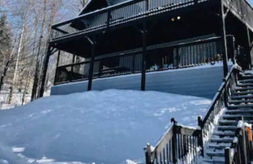 Sainte-Agathe-des-Monts Apartment | Charming condo-chalet in the Laurentians