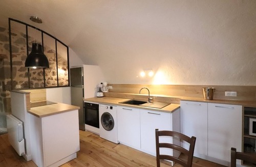 Saint-Jacques-des-Blats Cottage | Charming 1840 Cottage at Puy Griou's Foot, Near Ski & Medieval Towns, Fully Renovated