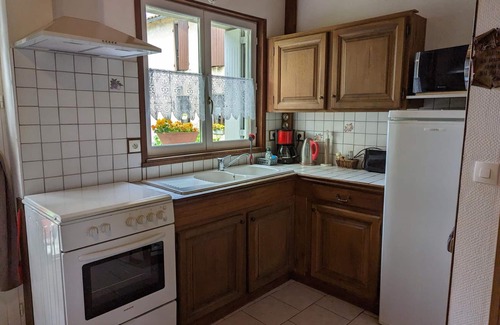 Saint-Sulpice-de-Cognac Cottage | Charming Cottage with Private Garden, Terrace, Fireplace & Close to Vineyards - Pets Welcome!