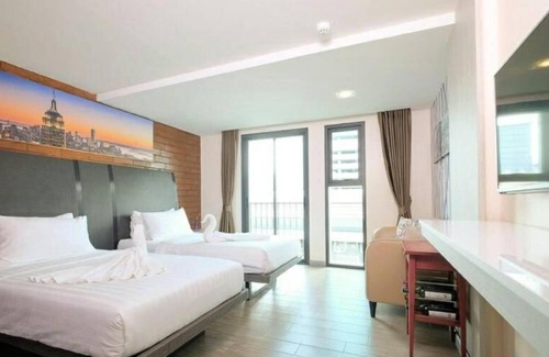 Suan Luang Hotel | Charming Double Room in Hotel close to Airport
