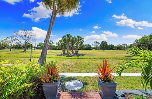 Bunker Oaks Condo | Charming 1/1 Golf Course Front condo Bunker Oaks