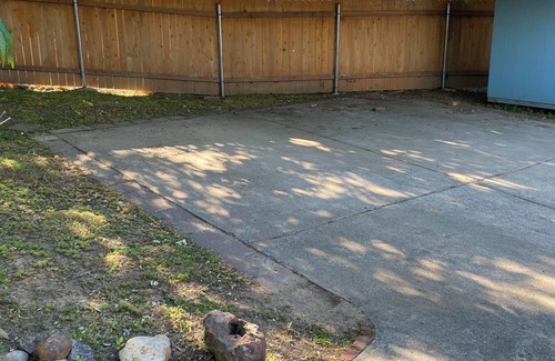 Northpoint Apartment | Charming 1-bdrm apartmt, 2 beds 3m to Bethel 1m to 5 w/private garden patio