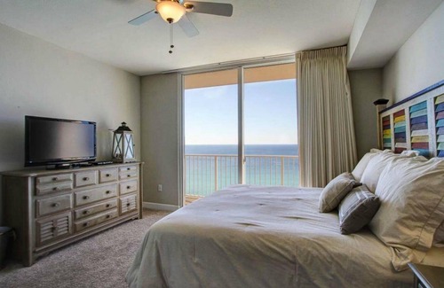 El Centro Beach Condo | Charming 1-bedroom + bunk condo with free beach chairs in Panama City Beach