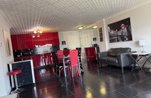 Sunny Isles Beach Condo | Charming 1-bedroom condo in superb Sunny Isles Beach with AC