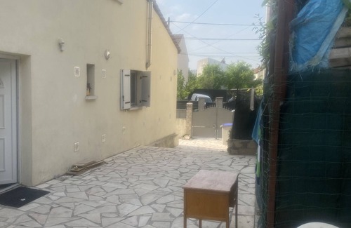 Goussainville Apartment | Charming 1-Bed Apartment 20 mins to Paris by train