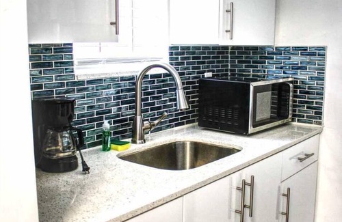 South Lake Apartment | Charming 1-Bed Beach Apartment – Walk to Hollywood Beach & Boardwalk