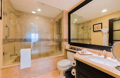 Conchas Chinas Resort | Charming 1-bedroom resort in terrific Puerto Vallarta with AC