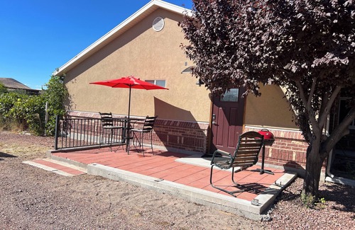 Dammeron Valley House | Charming 1-bedroom house in lovely Dammeron Valley with AC