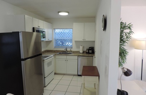 Southwest Cottage | Charming 1-bedroom cottage in marvelous West Palm Beach
