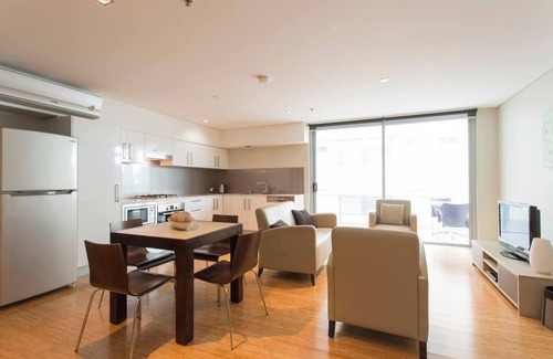 South Brisbane Apartment | Charming 1-bedroom apartment with AC, WiFi in lovely South Brisbane