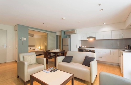 South Brisbane Apartment | Charming 1-bedroom apartment with AC, WiFi in lovely South Brisbane