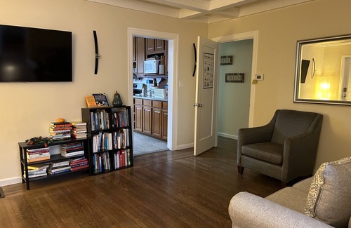 East Palo Alto House | Charming 1-bedroom in a community style house in Prime location