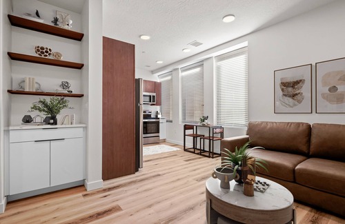 Rio Grande Apartment | Charming 1-bedroom Loft in Downtown Salt Lake City with WiFi, Free parking -212