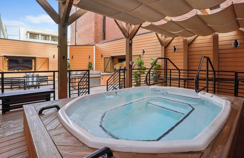 Rio Grande Apartment | Charming 1-bedroom Loft in Downtown Salt Lake City with WiFi, Free parking -212
