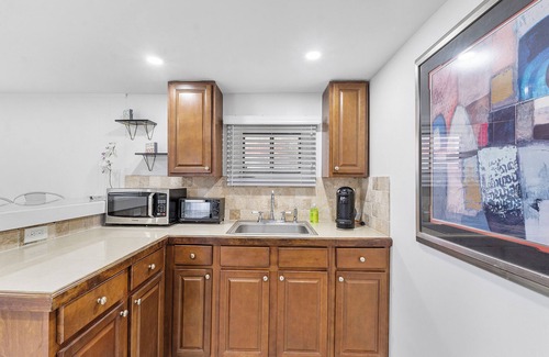 Pompano Beach Cottage | Charming 1-bedroom cottage with AC and WiFi in Pompano Beach