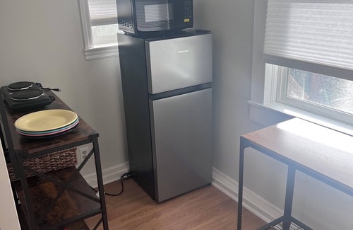 Glen Park House | Charming 1-Bedroom w/dedicated kitchenette & bathroom for Superbowl enthusiasts