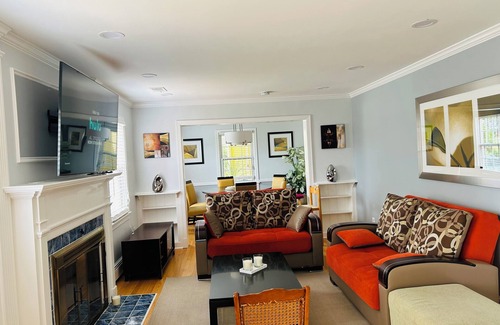 Silver Spring House | Charming 1-bedroom house in Silver Spring with WiFi, AC