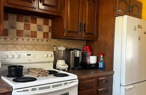 Maple Hill House | Charming 1-bedroom house in lovely West Hartford with AC, WiFi