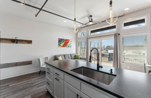 Rogers House | Charming 1 bedroom/1 bathroom house in the heart of Downtown Rogers!