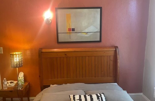Macalester - Groveland Apartment | Charming 1-bedroom apartment in lovely Saint Paul Duplex