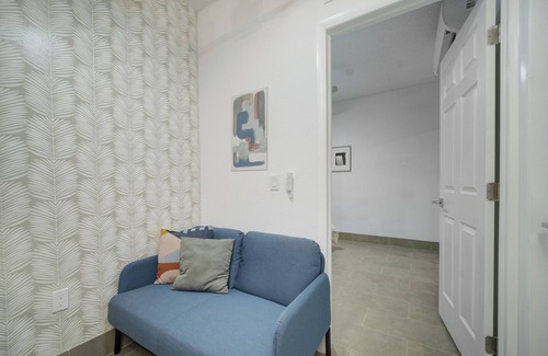 Sunrise Apartment | Charming 1-bedroom aFLL apartment near Sawgrass & Hard Rock with WiFi, AC.