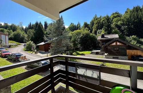 Les Esserts Apartment | Charming 1-Bedroom Apartment with Mountain Corner, Ski Access, and West-Facing Balcony