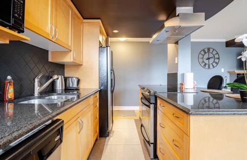 Connaught Condo | Charming 1-bedroom Apartment in Prime Location!