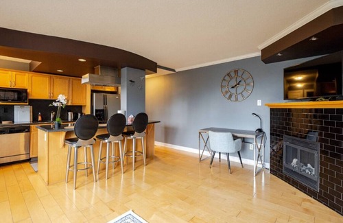 Connaught Condo | Charming 1-bedroom Apartment in Prime Location!