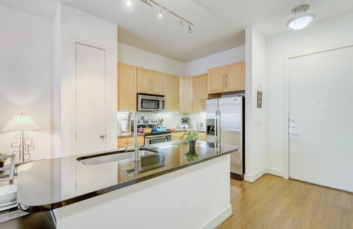 Memorial Apartment | Charming 1-bedroom apartment in pleasant Houston with AC, fitness room