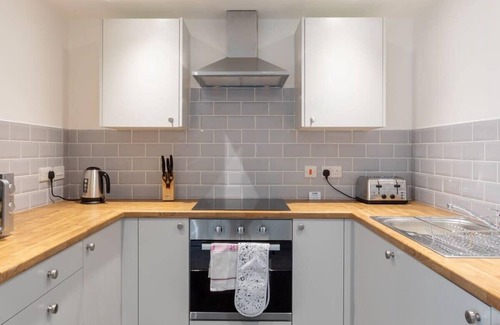 Leeds Apartment | Charming 1 Bedroom Apartment in Leeds