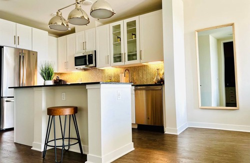 Dallas Arts District Apartment | Charming 1-bedroom apartment with views