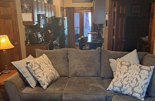 Monaca Apartment | Charming 1-bedroom apartment with WiFi, AC in delightful Monaca