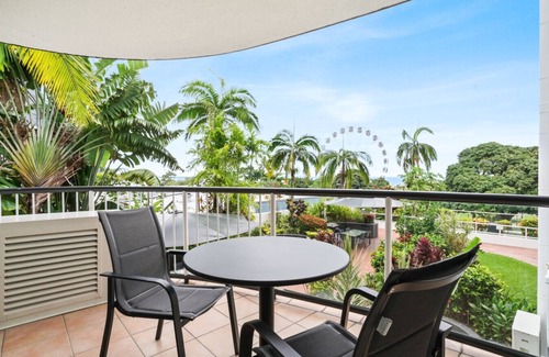 Cairns Central Business District Apartment | Charming 1-Bedroom Apartment with Rooftop Pool & Prime Cairns Location