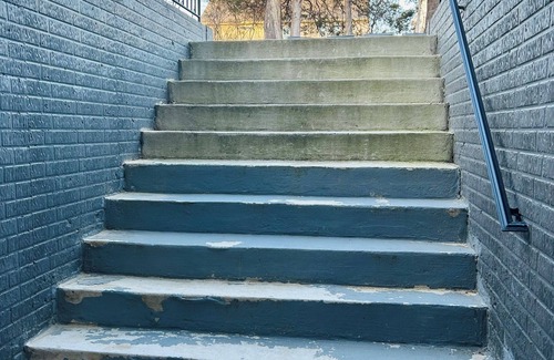 Aberdeen House | Charming 1-bedroom basement in enjoyable Aberdeen with WiFi, AC