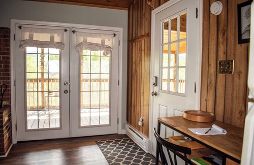 Lost River Cabin | Charming 1-bedroom cabin in enchanting Lost City with Wifi and AMAZING PORCH