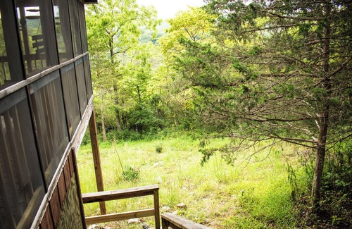 Lost River Cabin | Charming 1-bedroom cabin in enchanting Lost City with Wifi and AMAZING PORCH