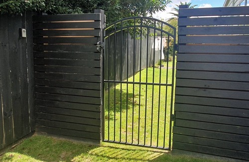 Waihi Cabin | Charming 1-bedroom cabin in brilliant Waihi with AC