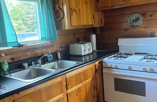 East Corinth Cabin | Charming 1-bedroom cabin in serene Sebec
