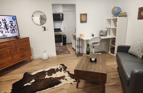 Central Escondido Cottage | Charming 1-bedroom cottage in Escondido's Historic District with AC and more!