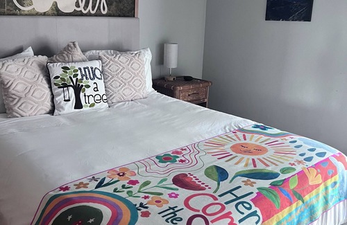 La Mirada Condo | Charming 1-bedroom condo with full ammenities
