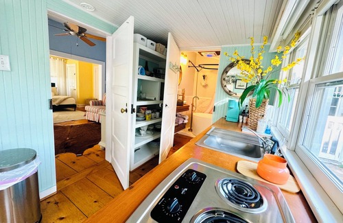 Morehead City Cottage | Charming 1-bedroom cottage in Historic Beaufort - The Conch House A