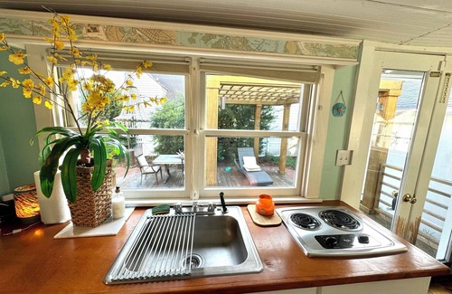 Morehead City Cottage | Charming 1-bedroom cottage in Historic Beaufort - The Conch House A