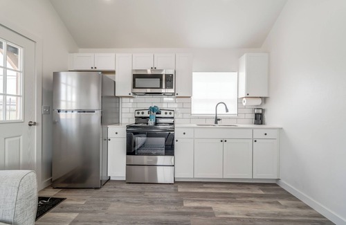 El Reno Cottage | Charming 1-bedroom cottage on west side of OKC.