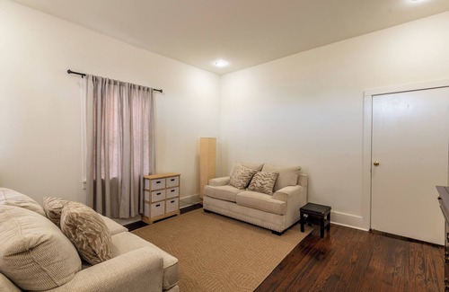 Natchez Cottage | Charming 1-bedroom cottage duplex across from the MS River bluff!