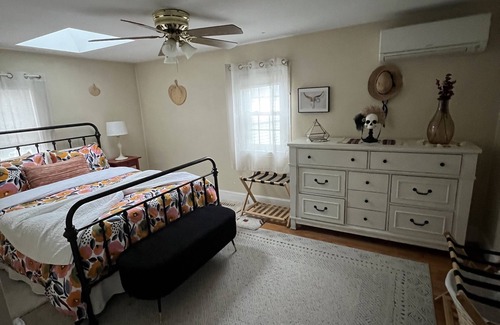 Salem Cottage | Charming 1-bedroom cottage in Salem, MA