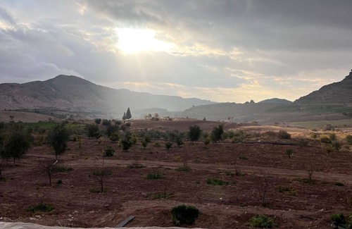 Wadi Musa Other | Charming 1-bedroom farmhouse in Al-Baydha with AC, WiFi