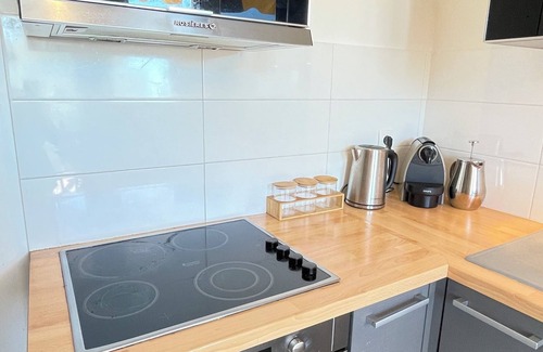 La Madeleine Apartment | Charming 1-bedroom flat WATER VIEW in lovely Nice, France. 5n from the BEACH.