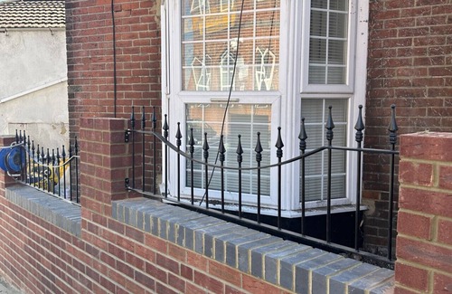 Southampton Apartment | Charming 1-Bedroom with Balcony