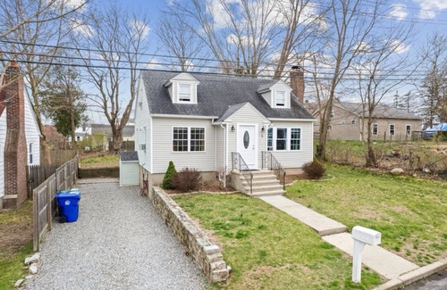 Central Waterford Apartment | Charming 1-bedroom guest suite in house in delightful Waterford